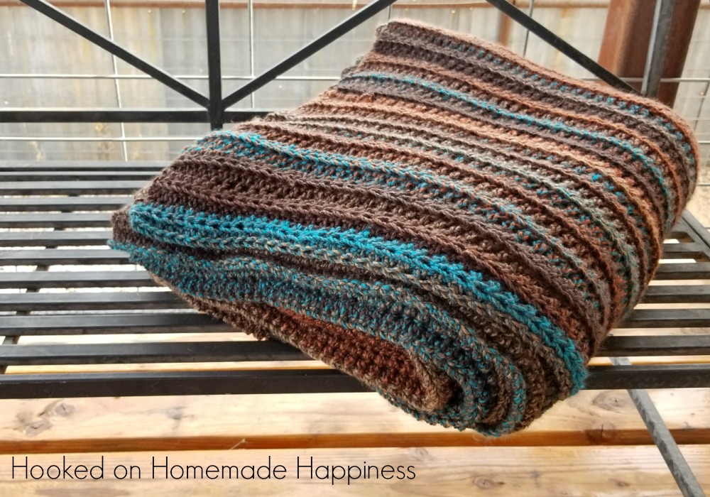 If you’ve ever wanted to know how to crochet a blanket, these crochet afghan patterns will help you finally do it. #crochetafghan #crochetblanketpattern #crochetbabyblanket