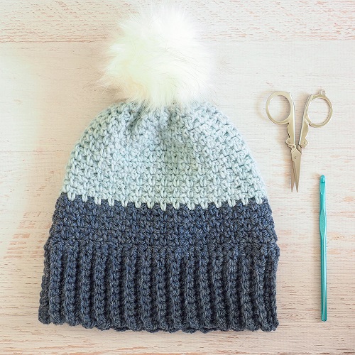 This moss stitch crochet pattern is a great crochet hat pattern for beginners - simple and easy to follow. Perfect for beginners and experts alike. #mossstitchcrochetpattern #crochetpattern #mossstitch #crochethat