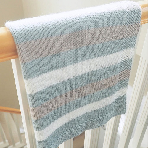 If you don't know how to knit a baby blanket, give this knitting pattern a try. You’ll have fun and learn a lot of valuable skills on the way. #BabyBlanket #KnitBlanketPattern #KnittingPattern #BabyBlanketKnittingPattern