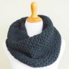 This crochet cowl is an amazing crochet scarf pattern. You can make this simple and classic free crochet pattern as a gift for someone. #Crocheting #CrochetScarfPatterns #MossStitch #FreeCrochetPattern