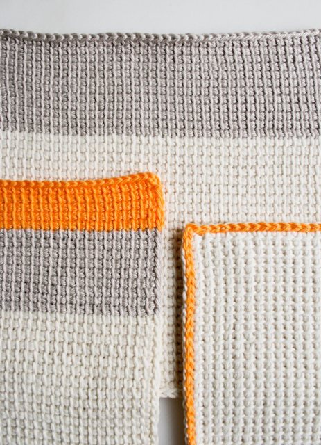 Tunisian Simple Stitch - Tunisian crochet bridges the gap between crochet and knitting. You should test it out with this list of Tunisian crochet stitches we've put together. #TunisianCrochet #TunisianCrochetStitches #CrochetForBeginners