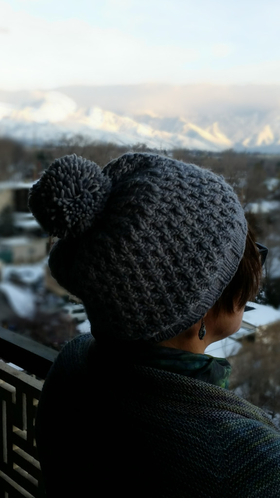 Diamondweave Hat - From casual to designer styled hats, these free knit hat patterns on circular needles are sure to be your new favorite projects to work on! #freeknithatpatterns #knithatpatterns #knitpatterns
