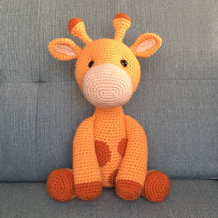 Ginnie the Crochet Giraffe Amigurumi 