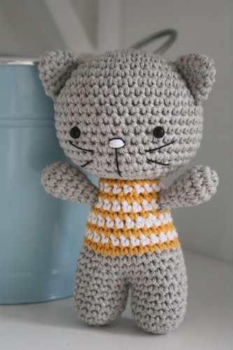 Small Crochet Cat 