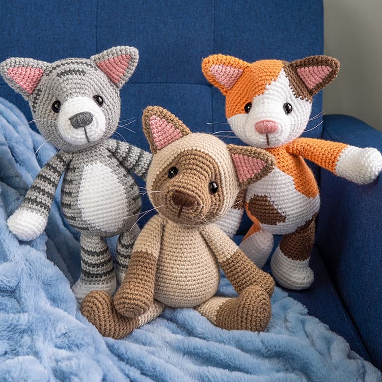 calico, tabby, and siamese crochet cats amigurumi 